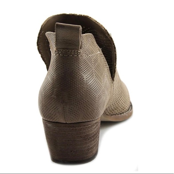 Dolce Vita Sonya Booties - Picture 4 of 13